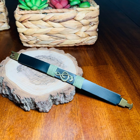 🎼HOST PICK🎼 Treble Clef Black Leather and Moss Green Cord Bracelet, with Brass - Picture 10 of 13